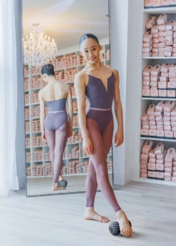 TT006VG Vibrating Peanut Foam Roller -Grishko Dance Wear Store 0100000000004512 6 6 20Vibrating20Peanut20Foam20Roller 5 jpg 638772783870000000